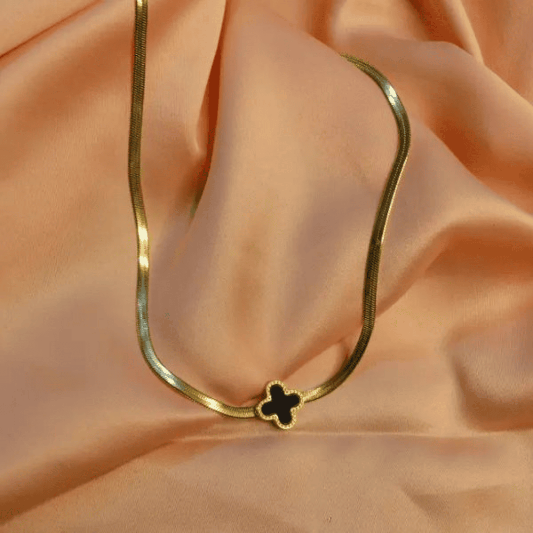 Clover Snake Chain Necklace