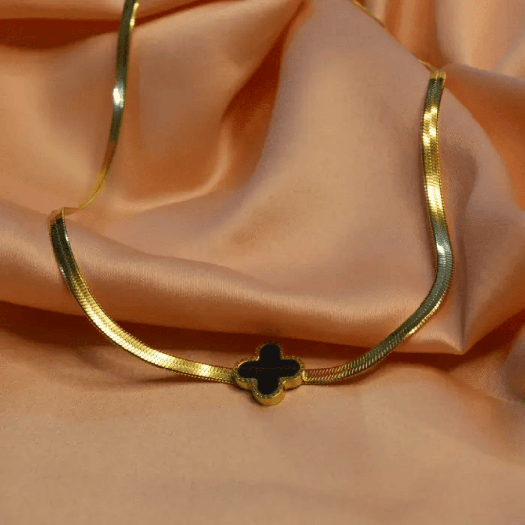 Clover Snake Chain Necklace